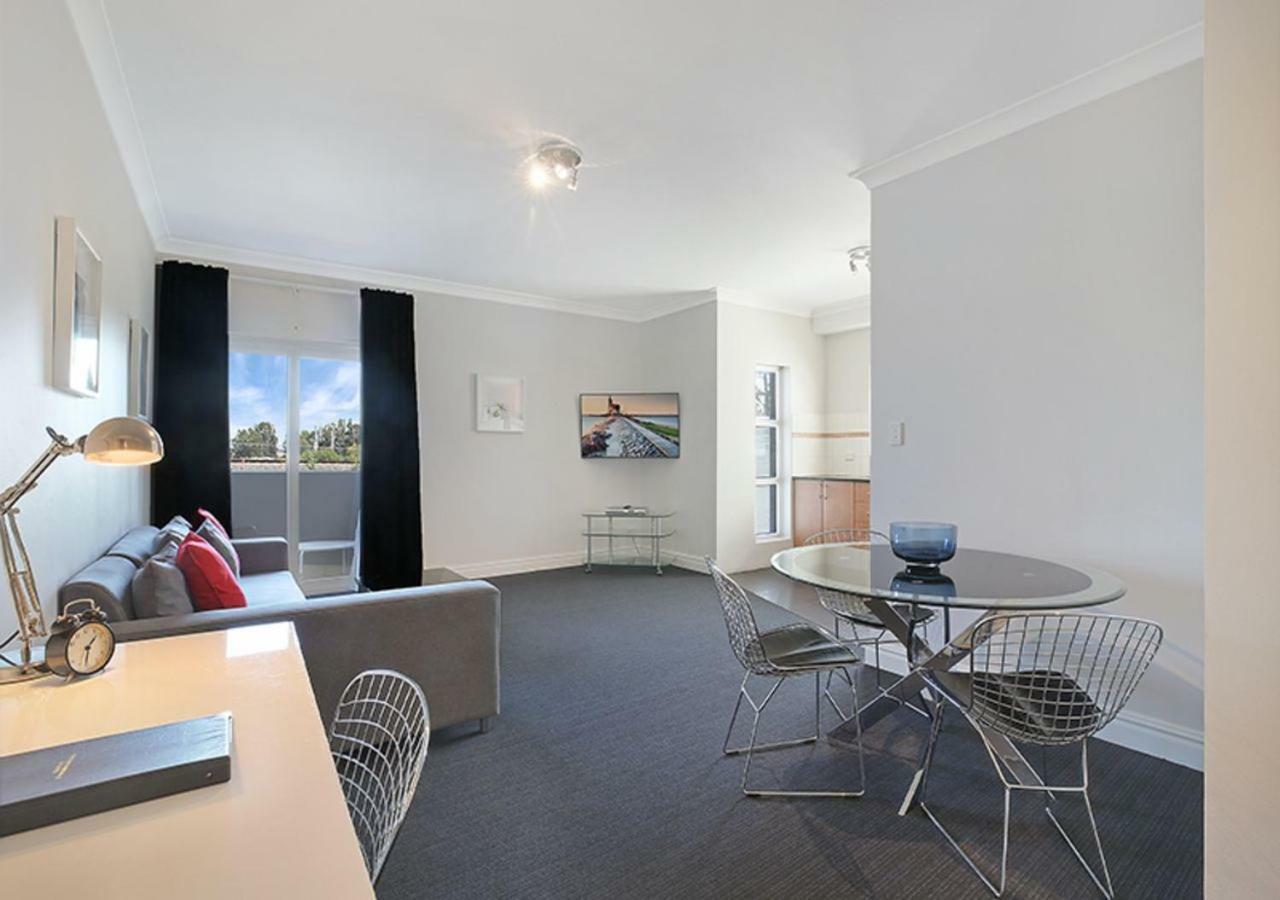 Sydney Airport Suites Exteriör bild